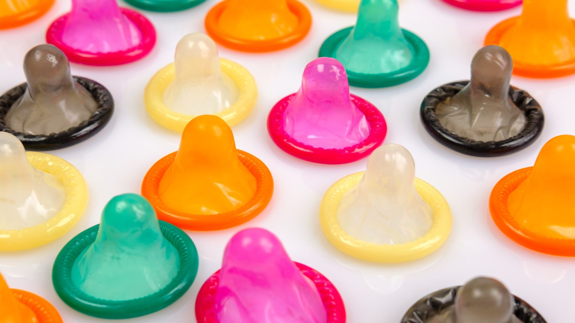 Safer Sex mit Kondomen: So geht's richtig